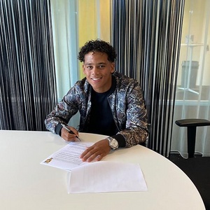 Million extends contract with Vitesse